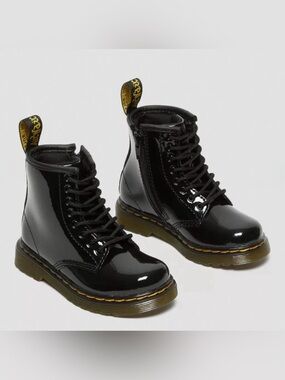 Dr. Martens TODDLER 1460 BLAK 
PATENT LEATHER LACE UP
BOOTS Size  8